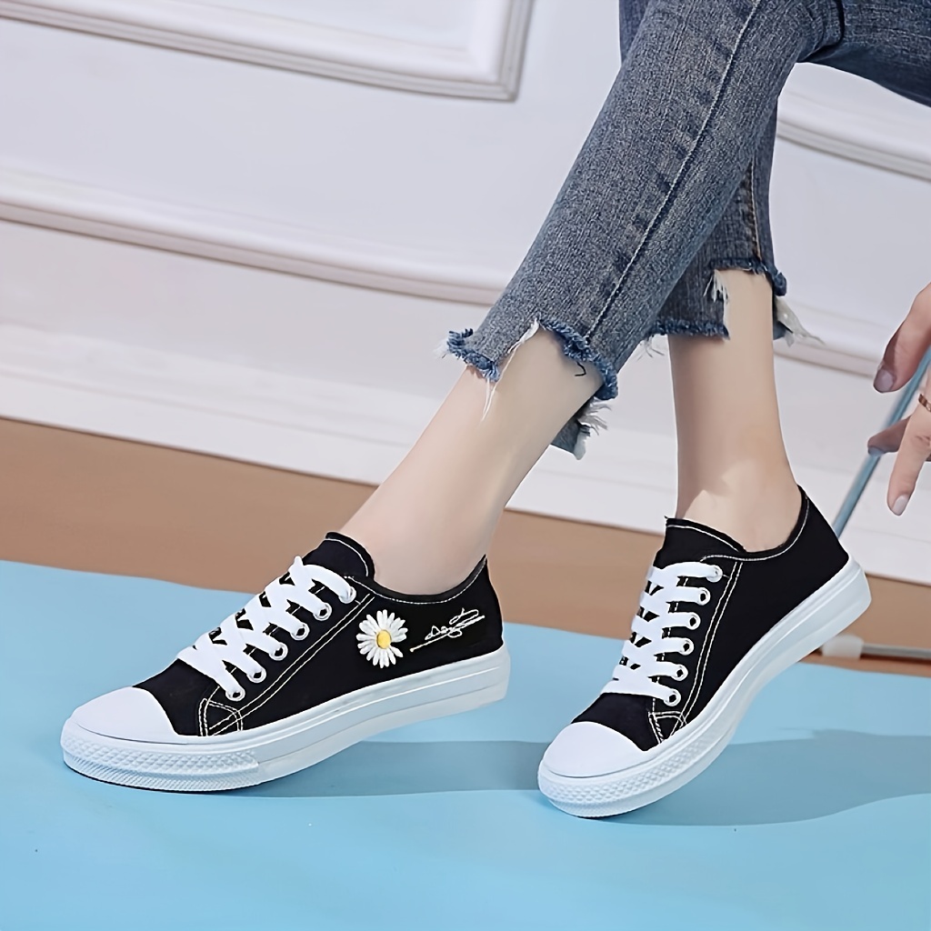 womens daisy pattern canvas sneakers casual lace up low top flat skate shoes all match walking trainers details 3